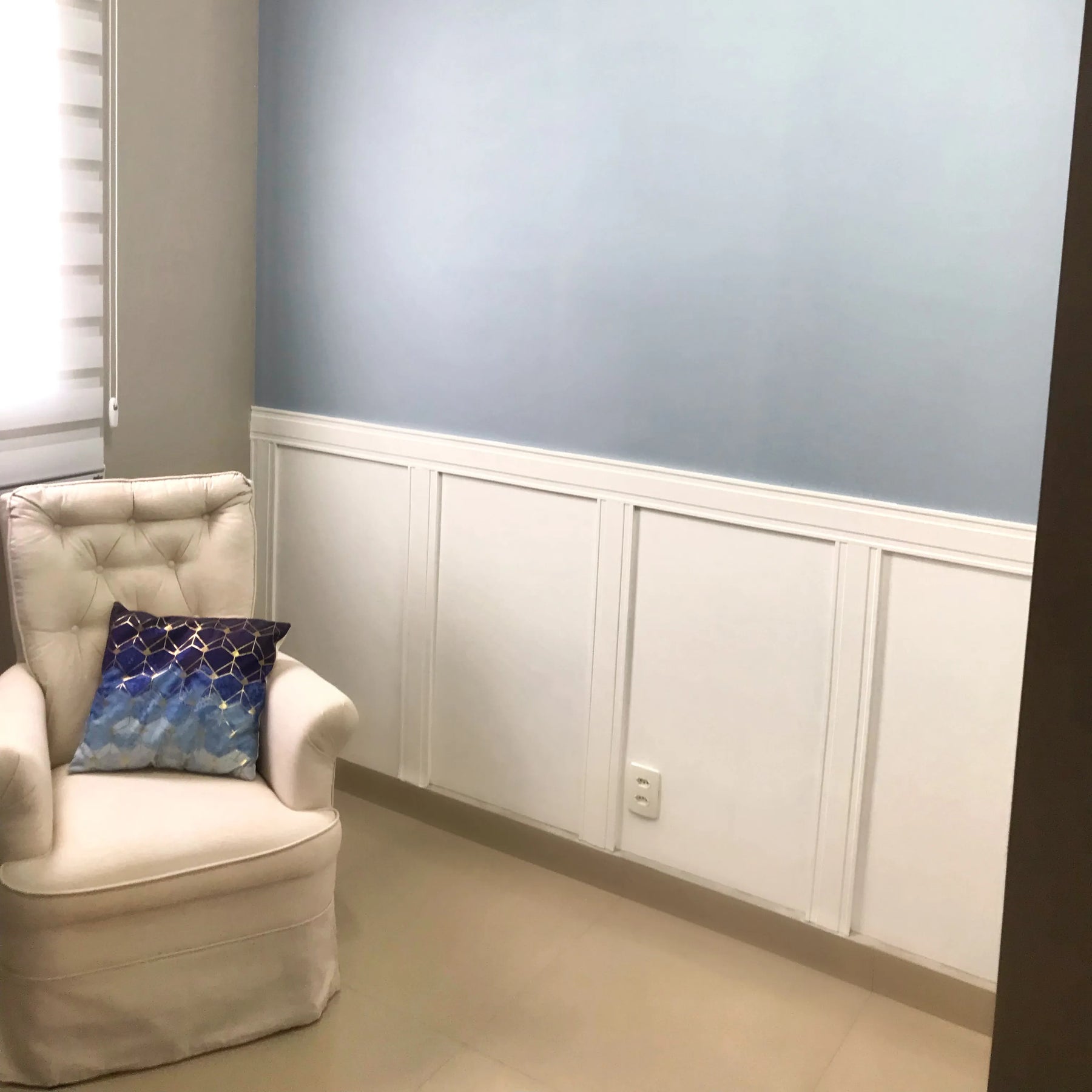Rolo Boiserie Branco Rodameio Moldura de EVA Autocolante | RM16 | Outlet